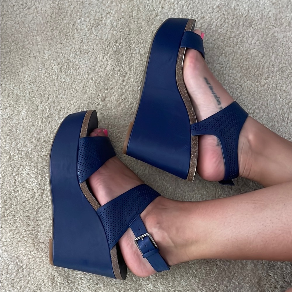 Vince Camuto Blue Platform Wedge Sandals **ANY 3 SHOES GET 3 for $30!!